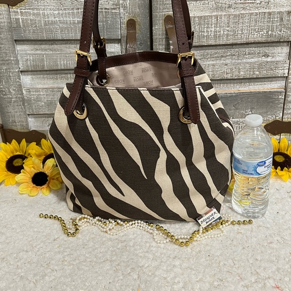 Authentic Michael Kors Animal Print Canvas Tote EUC! - Picture 6 of 12